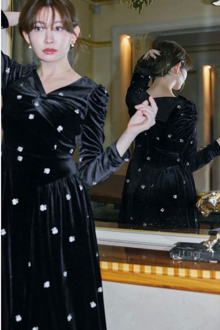 【新品】Belmont Floral Velour Dress herlipto