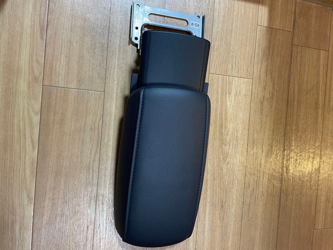 カローラクロス純正アームレスト スライドタイプ　(その他) 計3点とオマケ