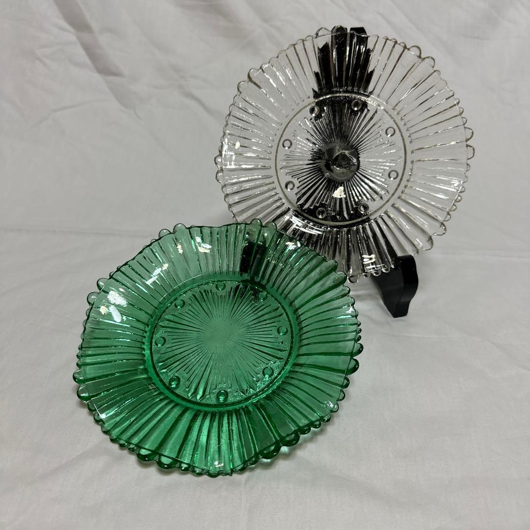 【新品未使用品】アンティーク　明治〜昭和ガラスのお皿2枚セット