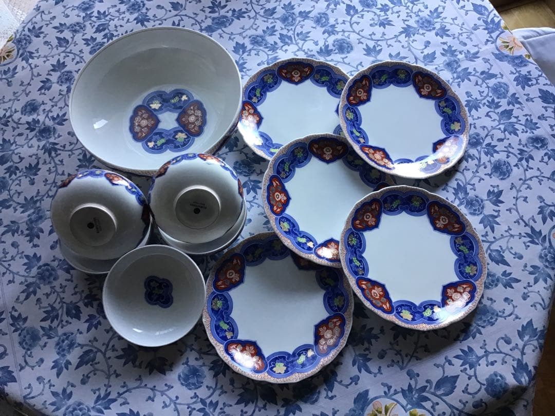 香蘭社　ボーンチャイナ和モダンand レアな食器セット　華のあるテーブルウエア