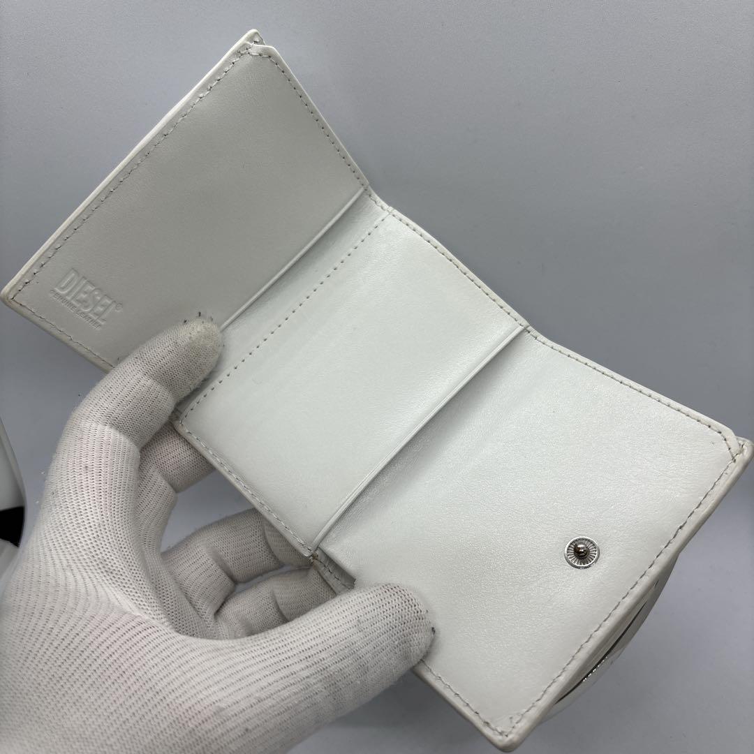 DIESEL　ディーゼル　三つ折り財布　デカロゴ　ホワイト