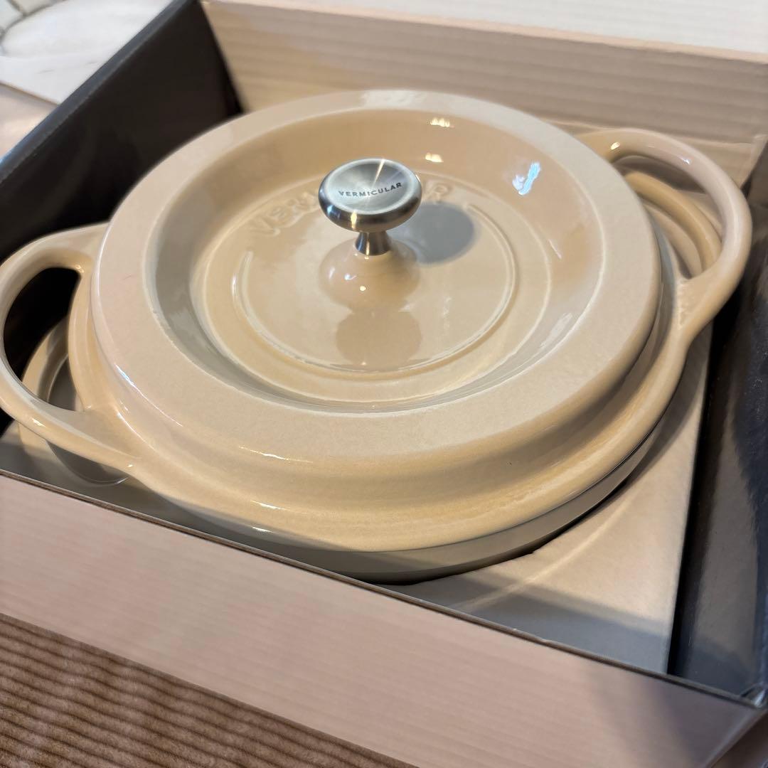 VERMICULAR 両手鍋 18㎝　レシピブック付き