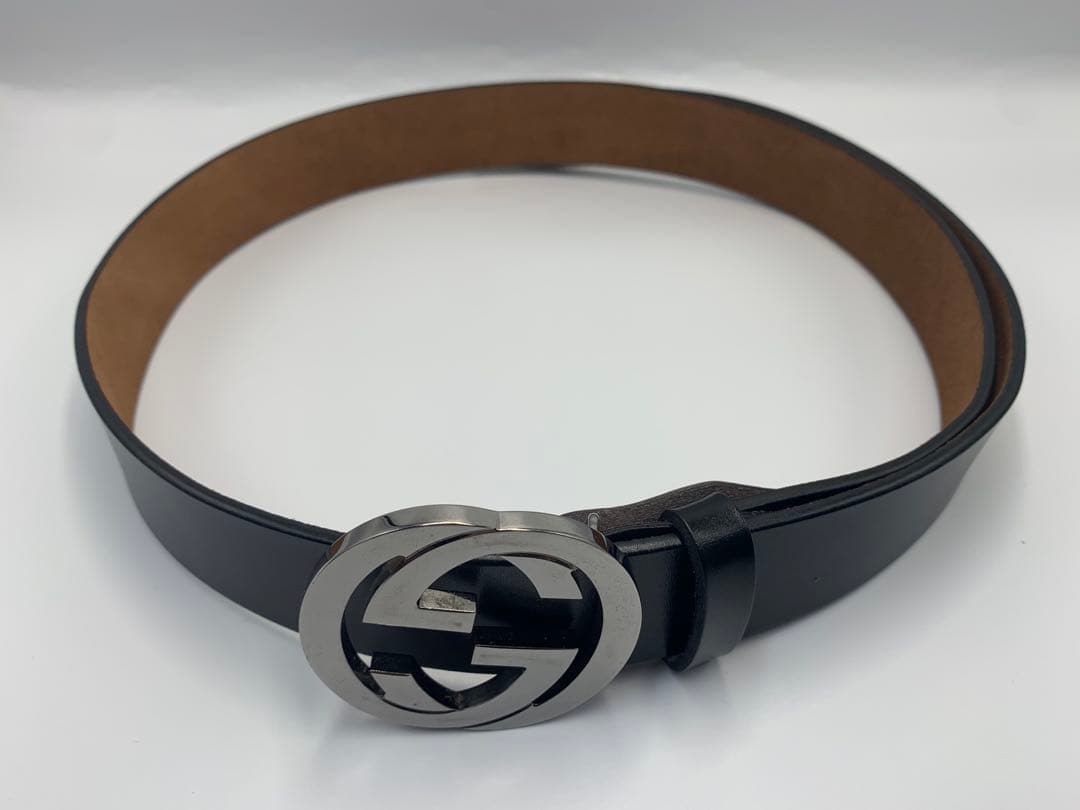 【美品】グッチ　GUCCI ダブルGロゴ ブラックレザーベルト　シルバー P55