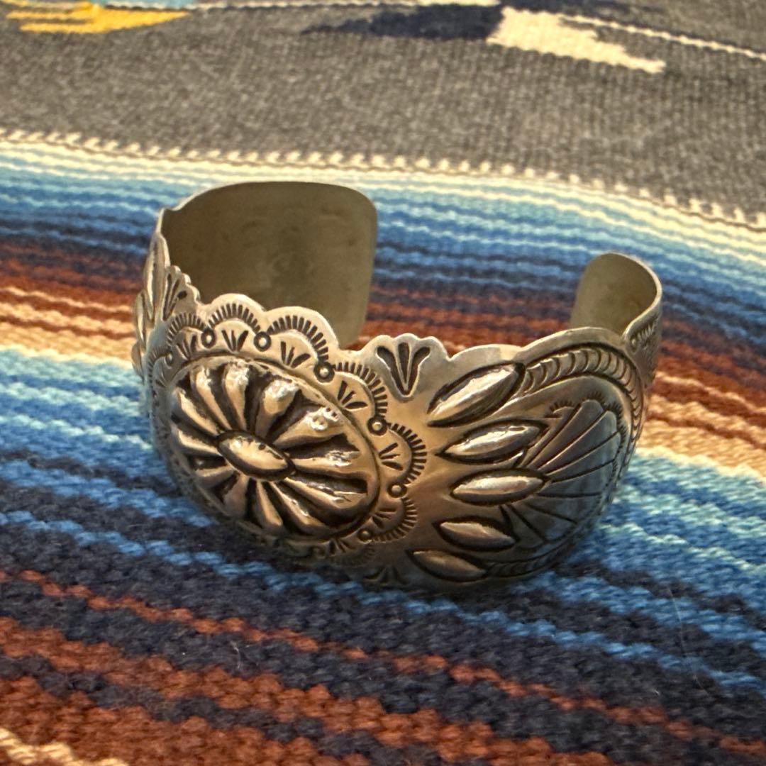 ナバホ族 バングル スタンプワーク