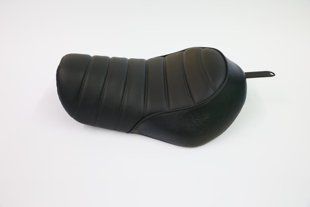 ハーレー純正　スポーツスターシート　883N　 XL883N IRON