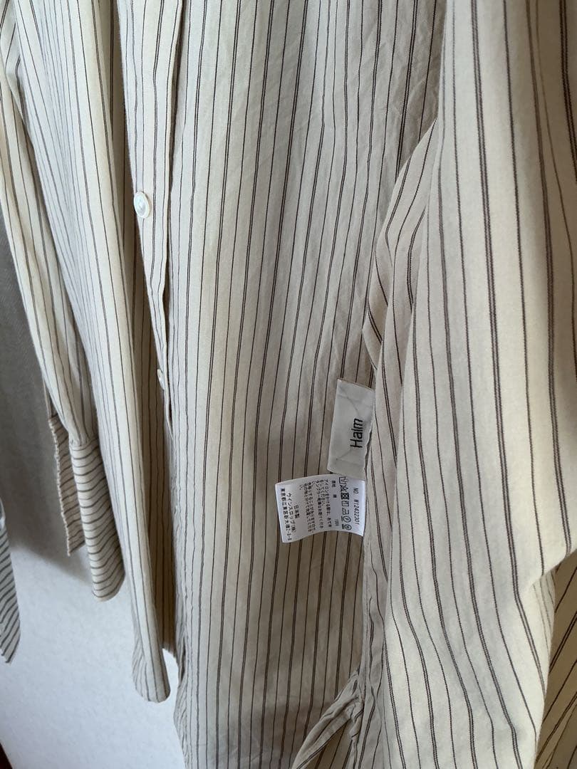 【柴田ひかり】ストライプデザイン 長袖シャツ(クリーム)