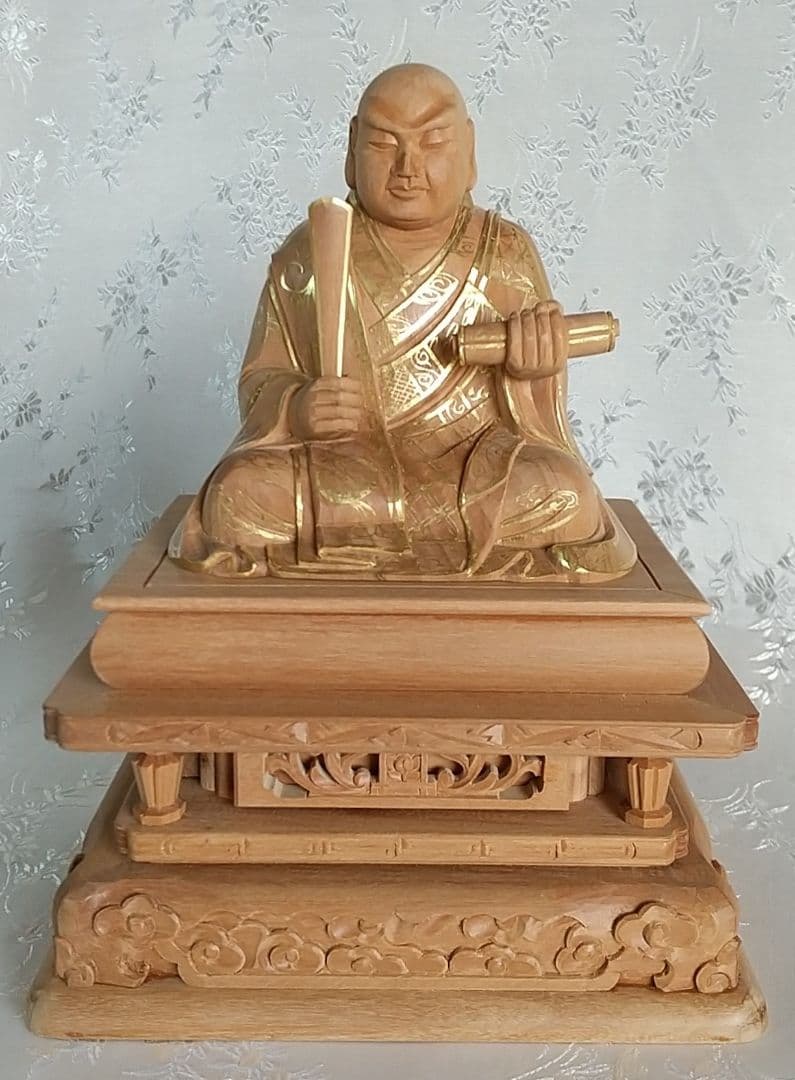 日蓮聖人坐像 2.5寸#079 金彩有り ◆白檀 木彫 仏像