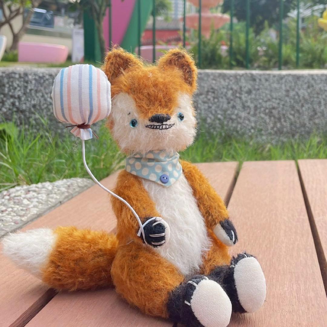 遊園地好きなキツネさん ぬいぐるみ 海外作家様 ハンドメイド アーティストベア