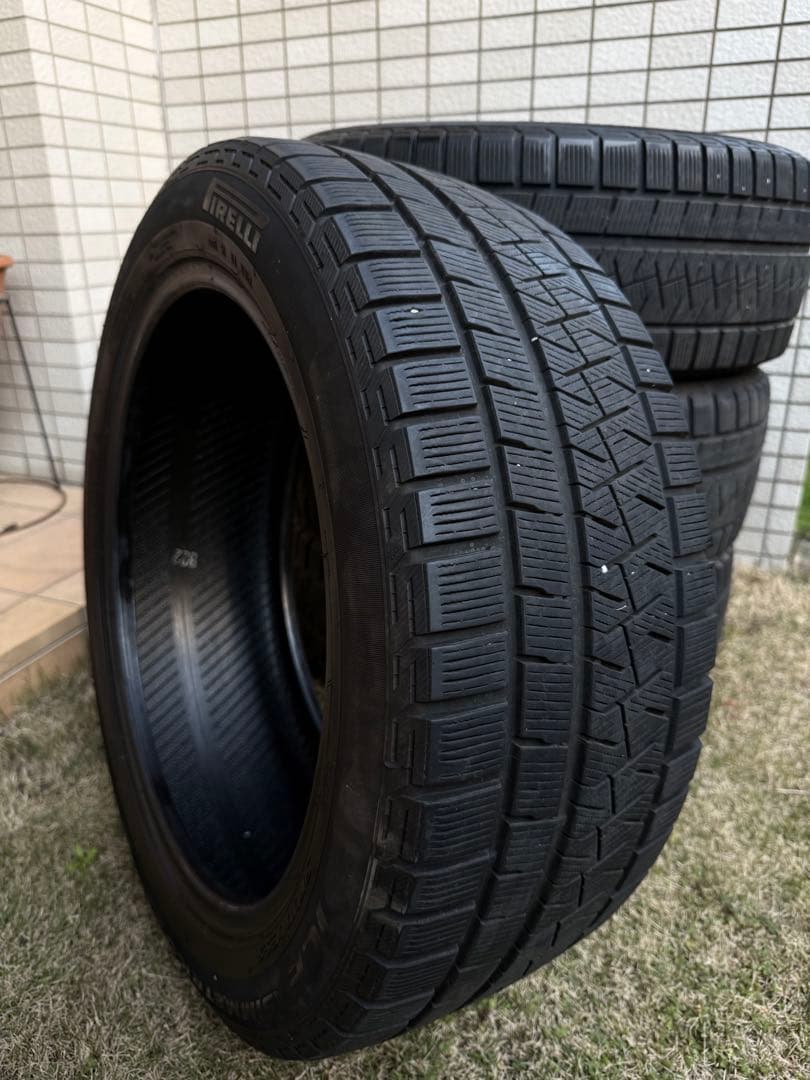 ピレリーICE ASIMMETRICO スタッドレスタイヤ 245/45 R18
