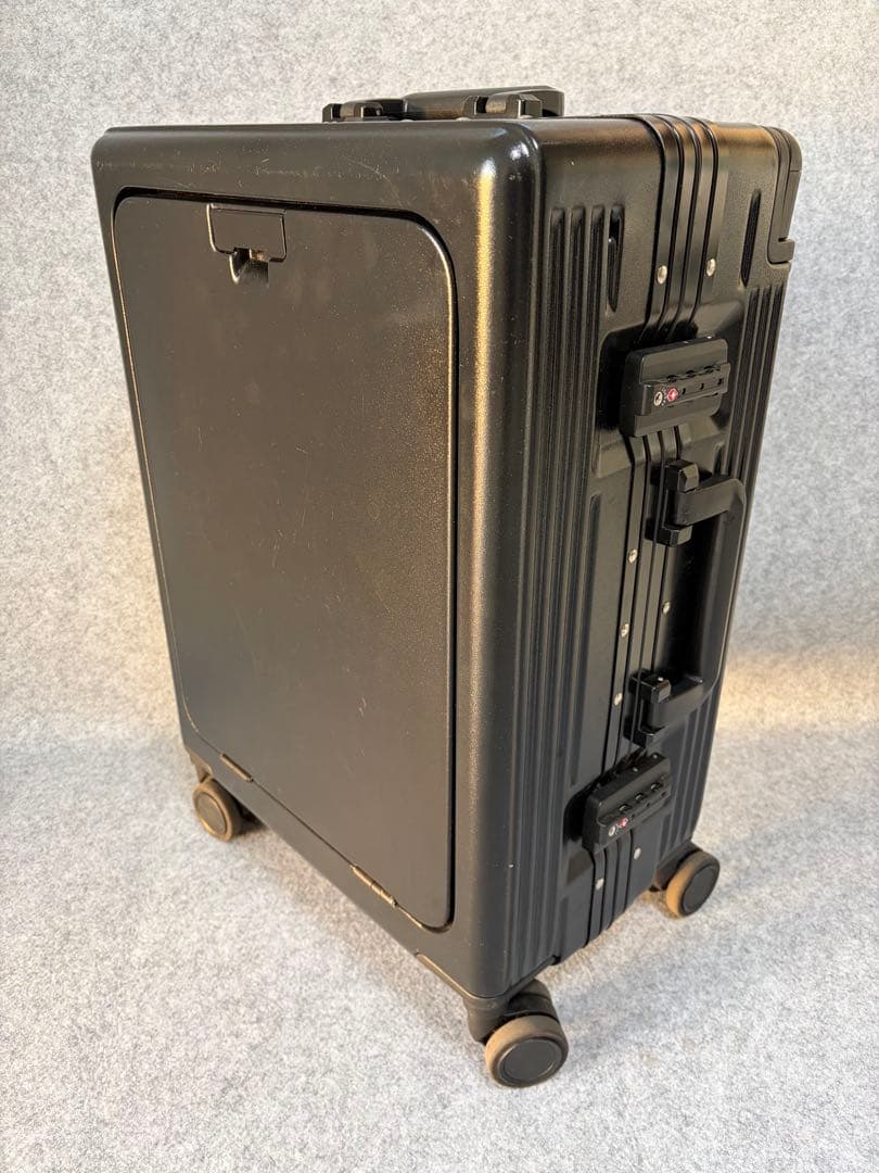 【週末価格】タビトラ　スーツケースキャリーUSBポート付き