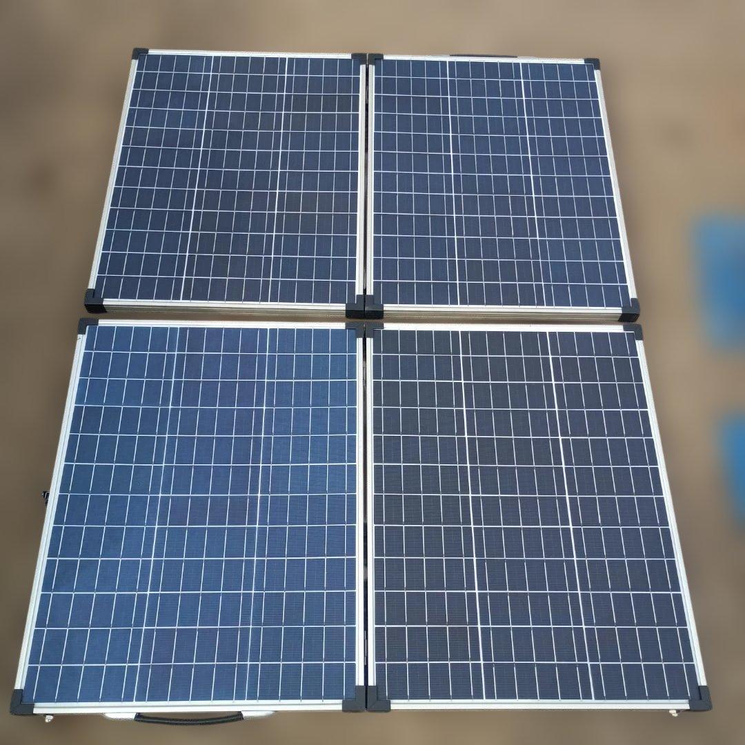 ７０２７）１００Wソーラーパネル　２枚まとめて　詳細不明