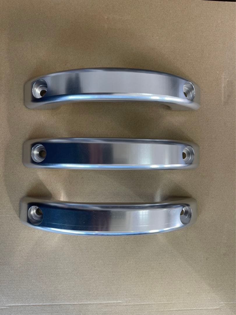 キャラバン　NV350 ビレット アシストグリップ　アシストグリップ　新品