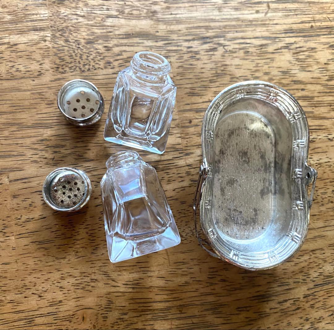 銀製 バスケット型 塩・胡椒入れセット日本製. 珍しい物品