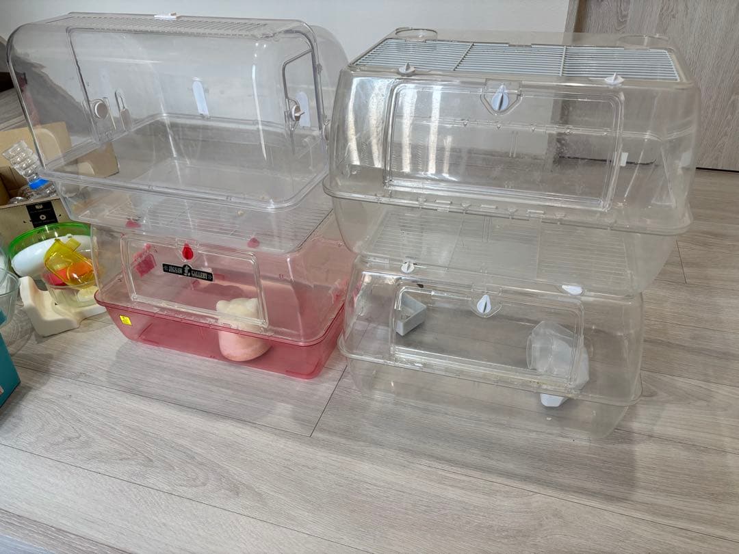 透明プラスチック製小動物用ケージ