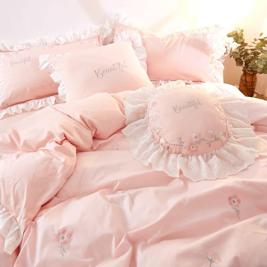 ピンクの花柄刺繍ベッドカバーセット