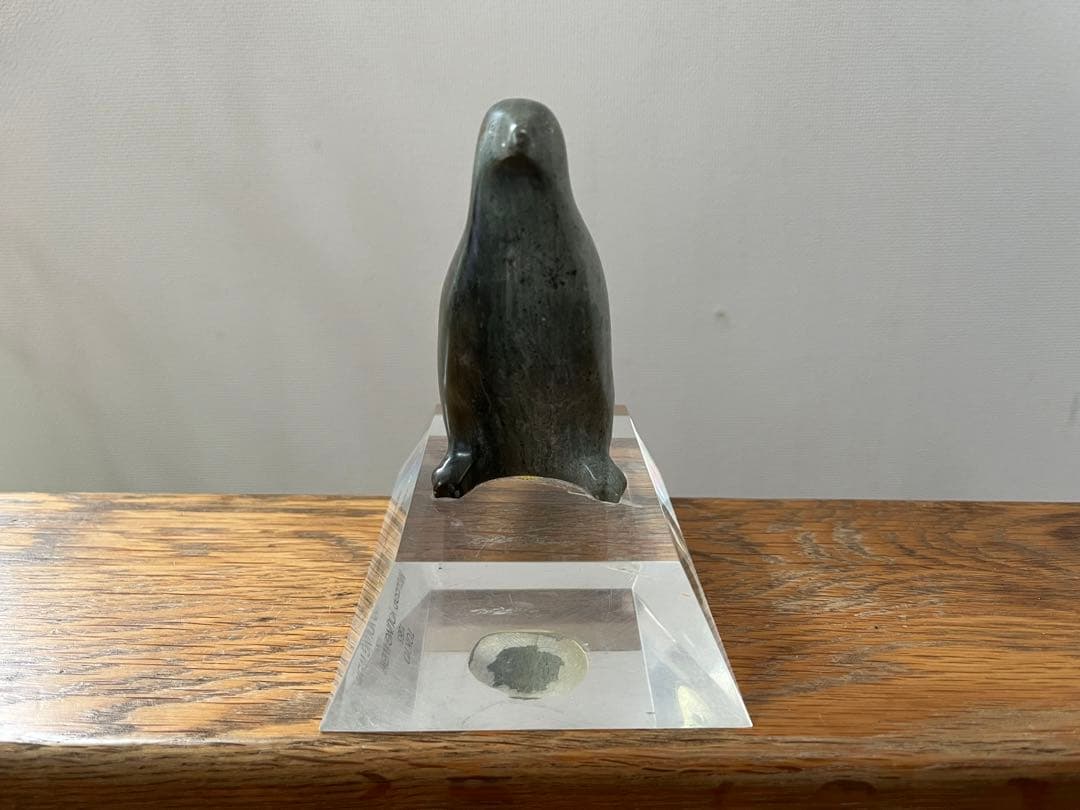 イヌイットアート石像　Mc LEOD YOUNG WEIR TOKYO 1985