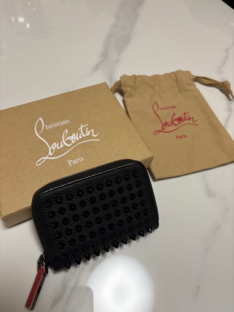 Christian Louboutin ブラック ケース