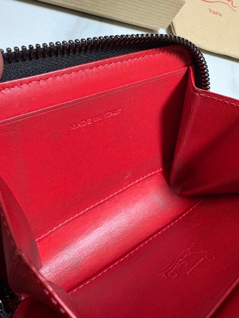 Christian Louboutin ブラック ケース