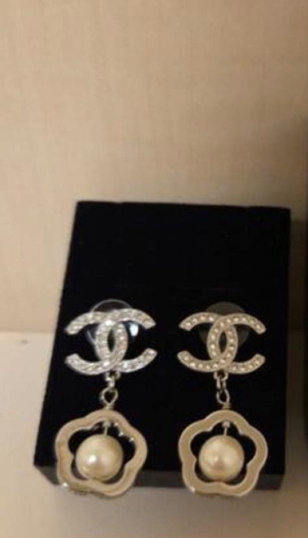 CHANEL パール付きフラワーピアス