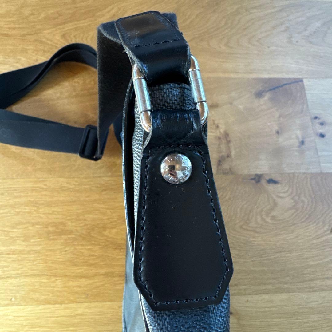 値下げ・ルイヴィトンダミエ　レザー メッセンジャーバッグ