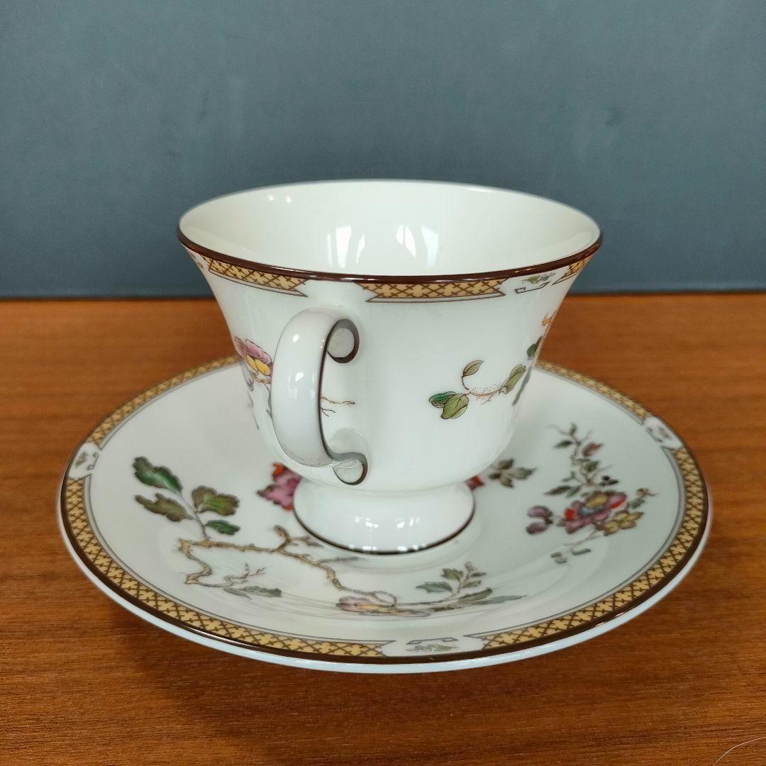 美品★ウェッジウッド 黒壺 カップ＆ソーサー スワロー シノズワリ