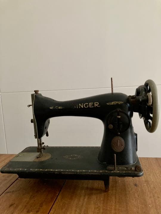 ディスプレイに❤︎アンティーク　シンガーミシン