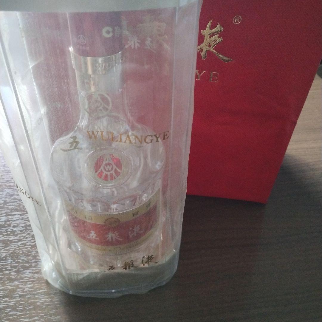 白酒　五狼液　WU LIANG YE 500ml 五粮液 52%