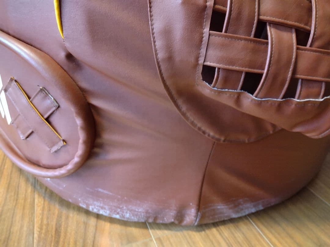 激レア！イチロー サイン入り グローブ型1人掛けソファ