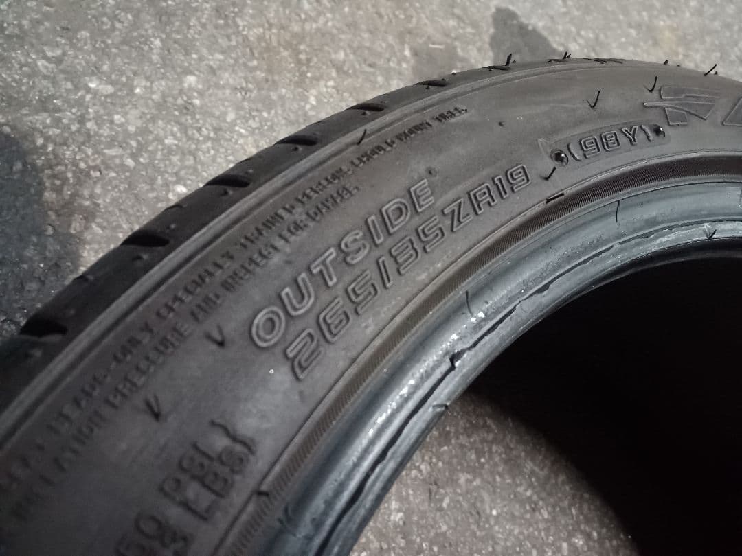 265/35R19 2本　5～6分山　2022年製造　ファルケン