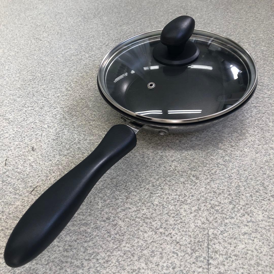 未使用　Tupperware、20cm フライパン（ガラスフタ付