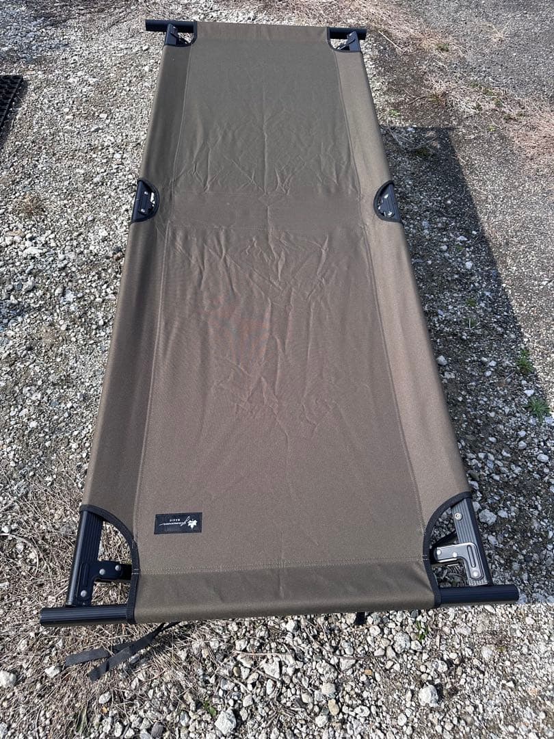 コットとインフレーターマットのセット Logos tarasboulba