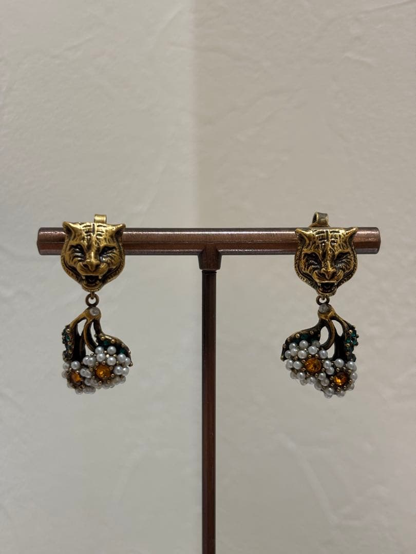 GUCCI タイガーモチーフ ピアス(両耳用)
