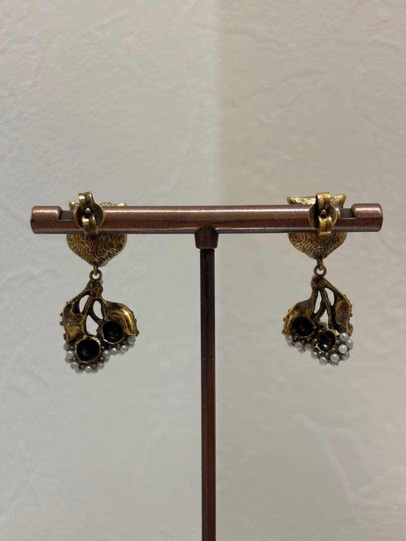 GUCCI タイガーモチーフ ピアス(両耳用)