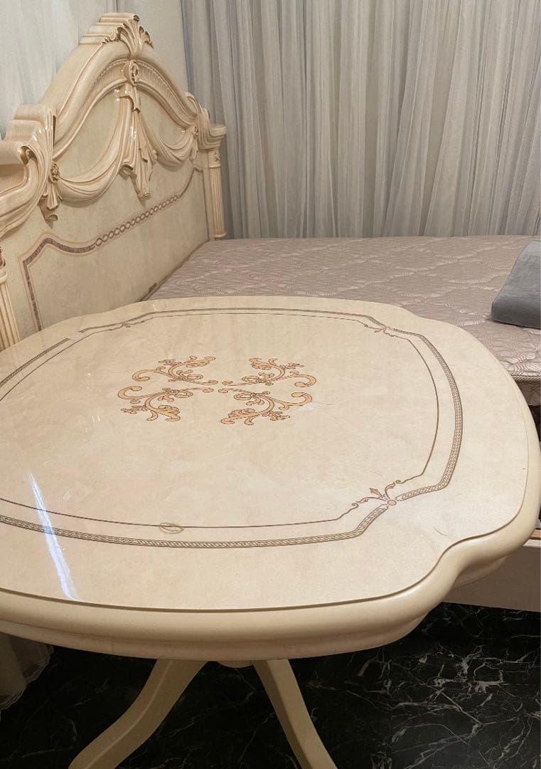 テーブル　イタリア　ベッド　テーブルセット