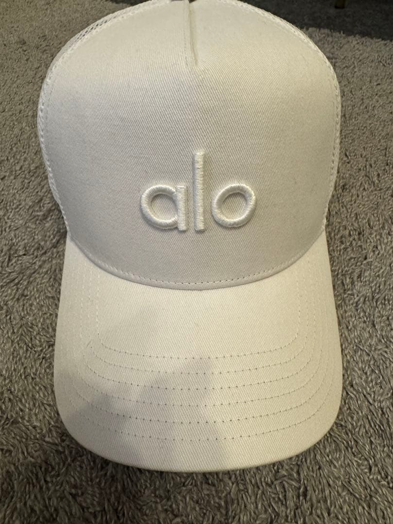 alo yoga キャップ ホワイト