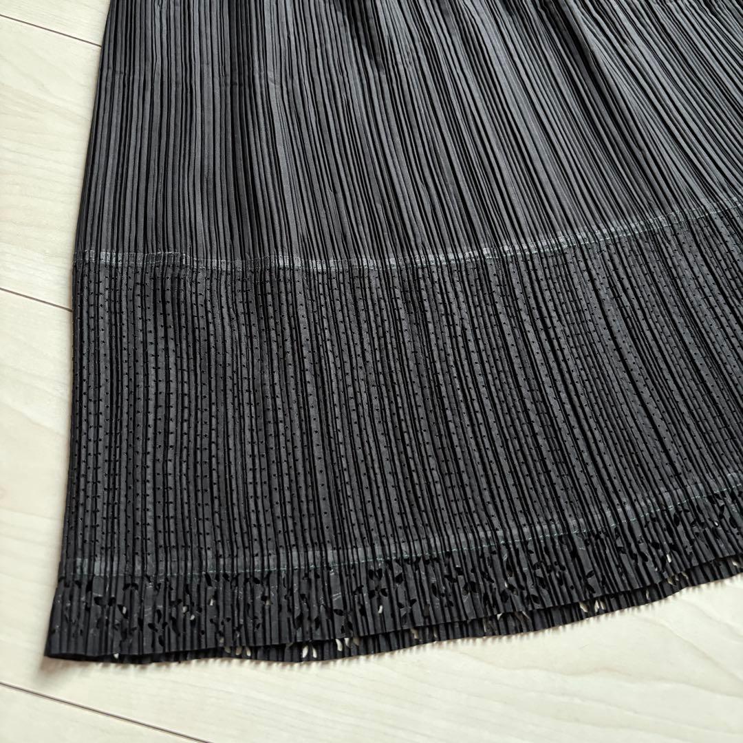 イッセイミヤケ　プリーツスカート　カットワーク　　Aライン　ステッチ入り　M