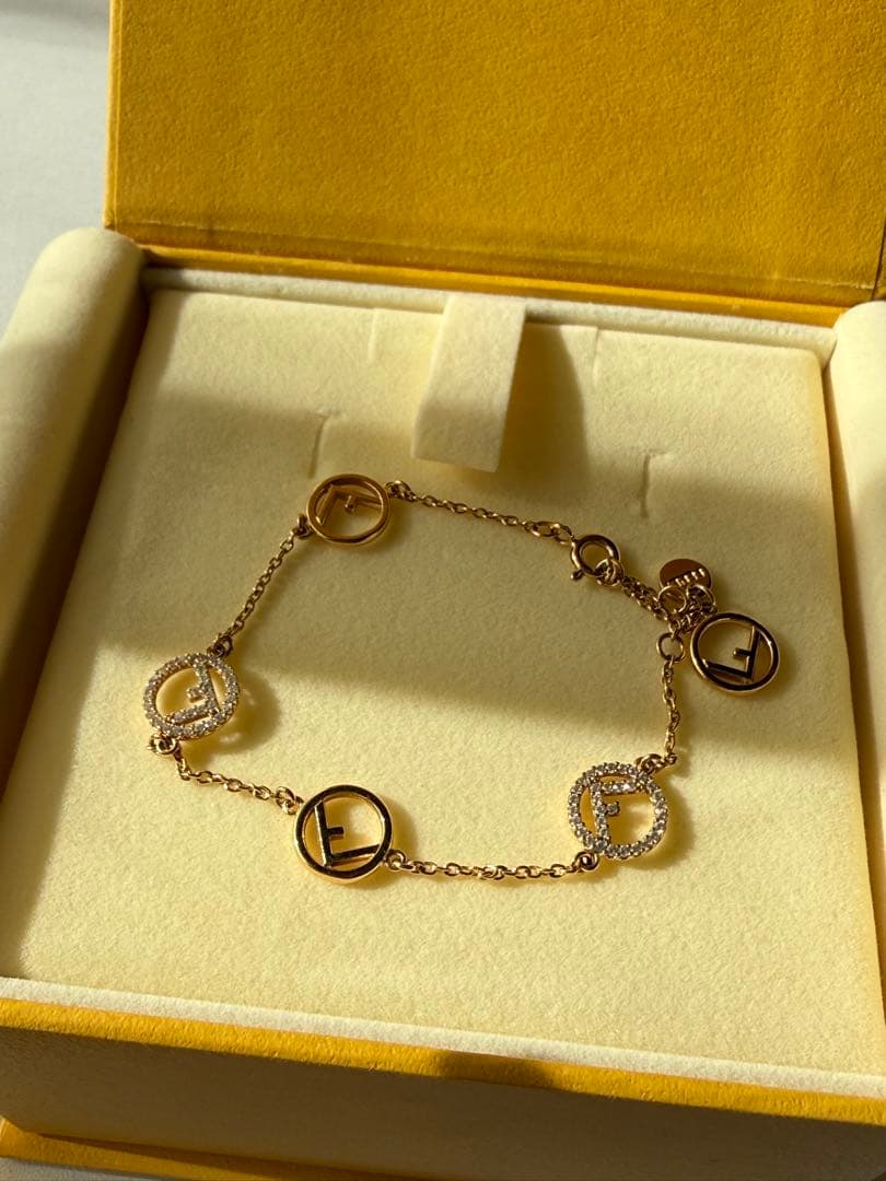 Fendi ゴールドチェーンブレスレット