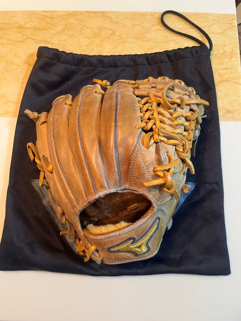 ミズノプロ 内野手用硬式グローブ 収納袋付き
