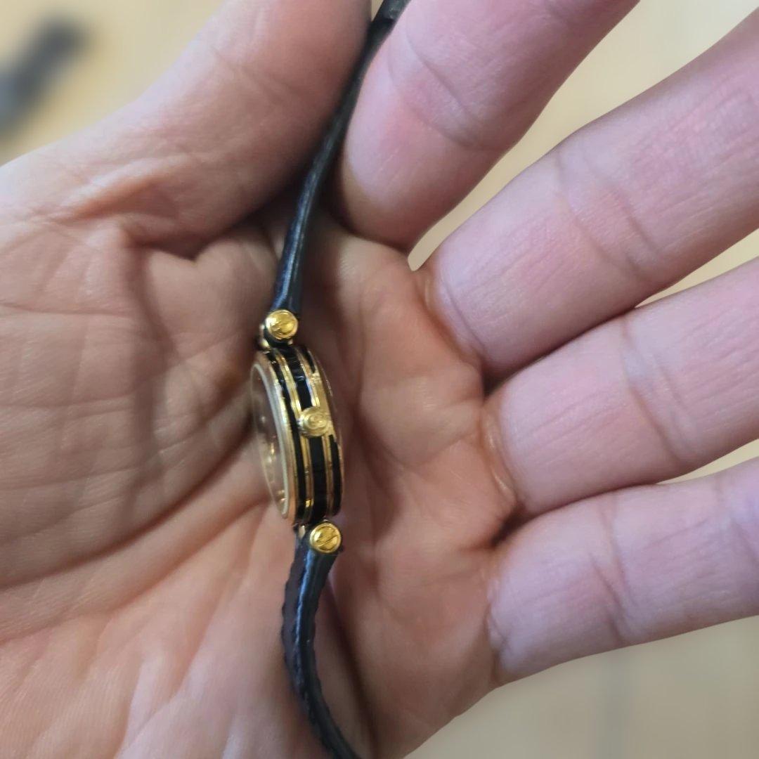 GUCCI アナログ腕時計 ブラック/ゴールド