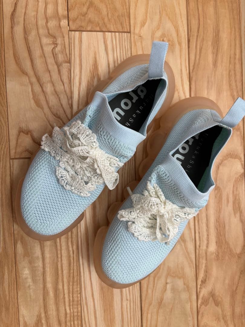 グラウンズ　スニーカー