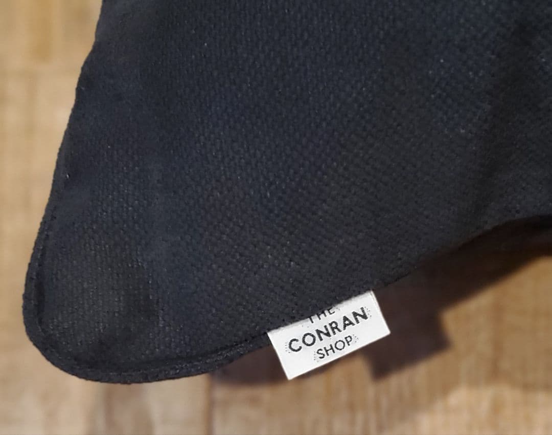 【未使用】THE CONRAN SHOP ブラッククッション2個セット