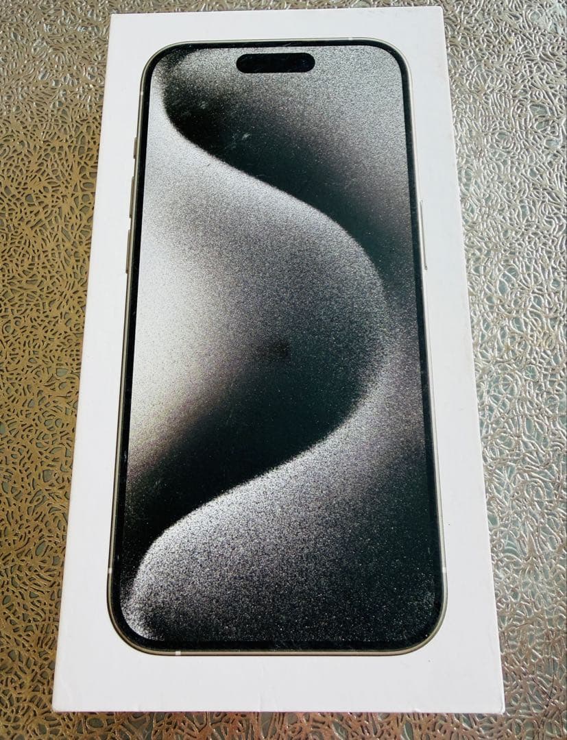 Apple iPhone15pro 256GBホワイトチタニウムsimフリー