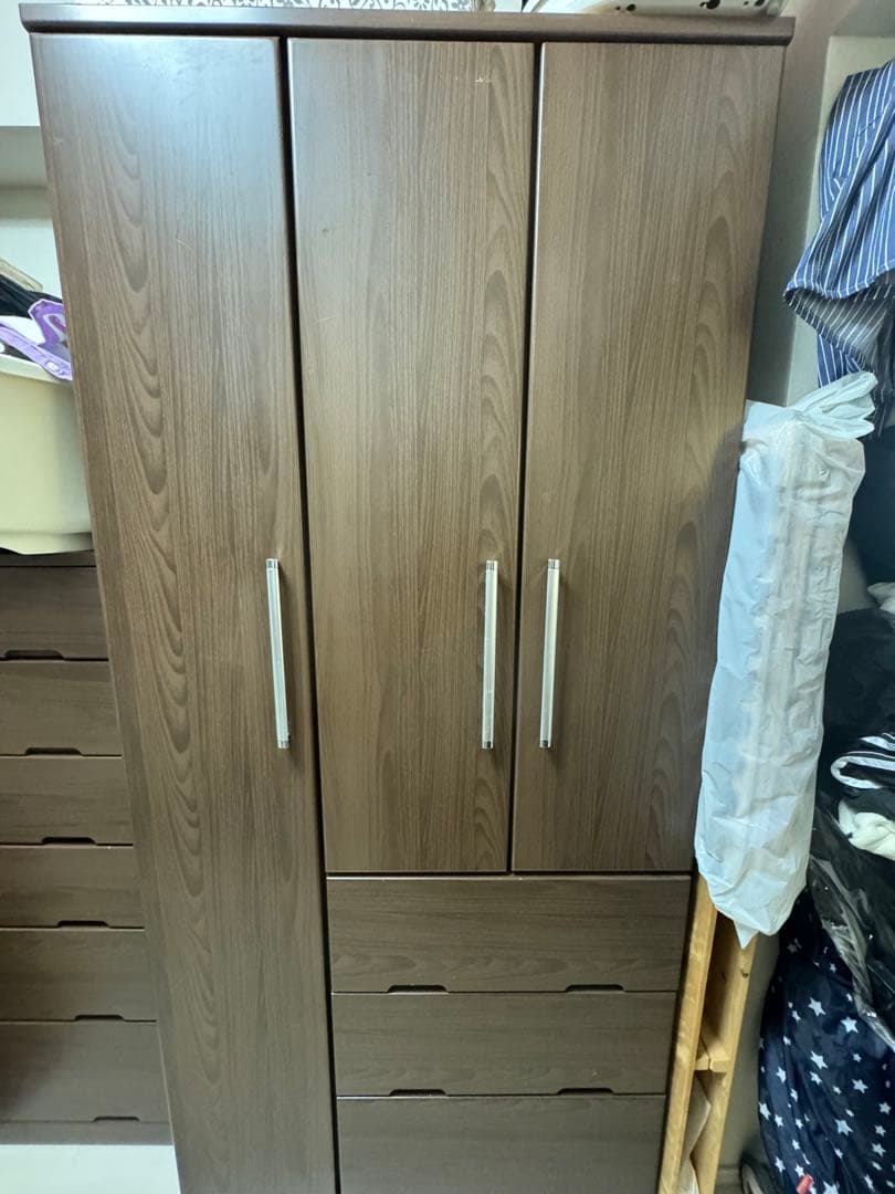 観音開き洋ダンス