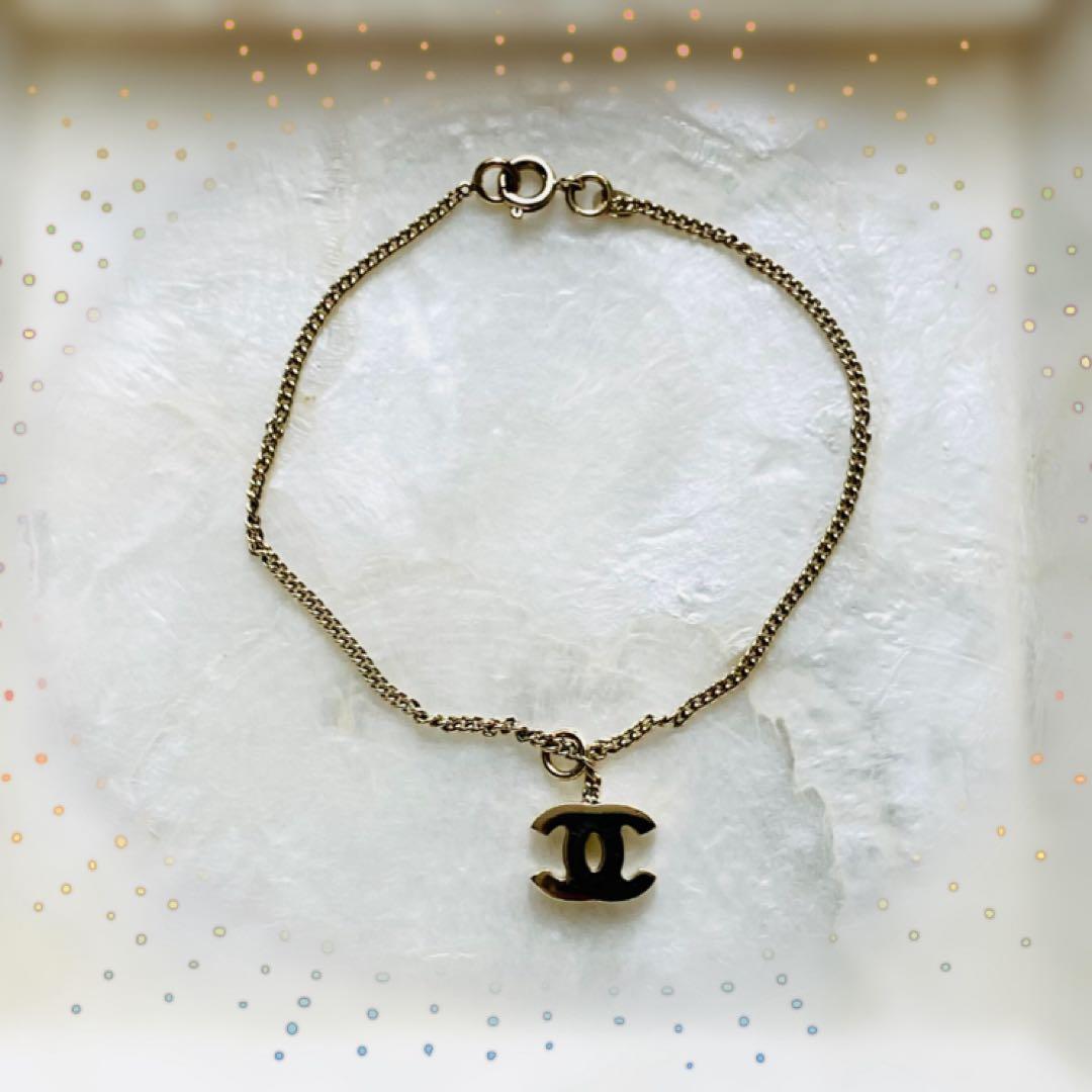 CHANEL ロゴチャーム ブレスレット
