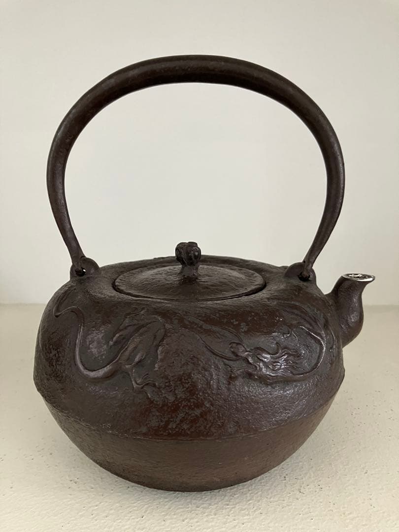 鉄瓶　龍　銀口　1.3リットル