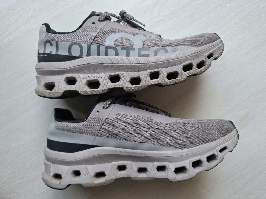 On Cloudmonster グレー 半年程使用