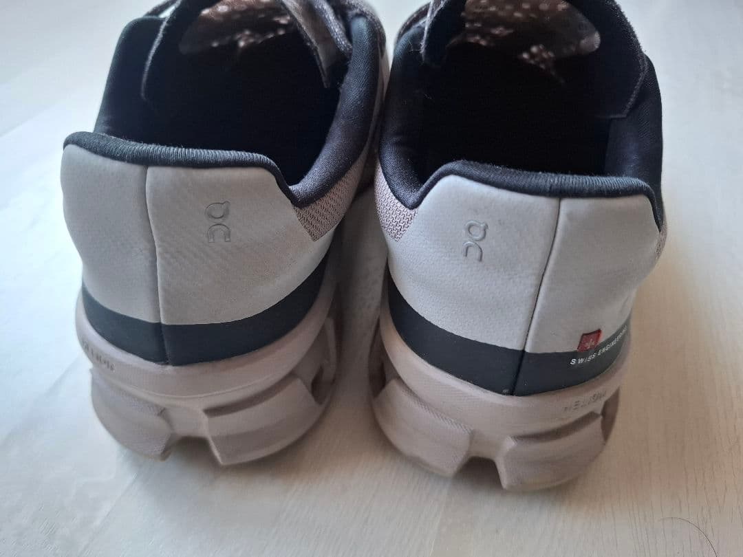 On Cloudmonster グレー 半年程使用