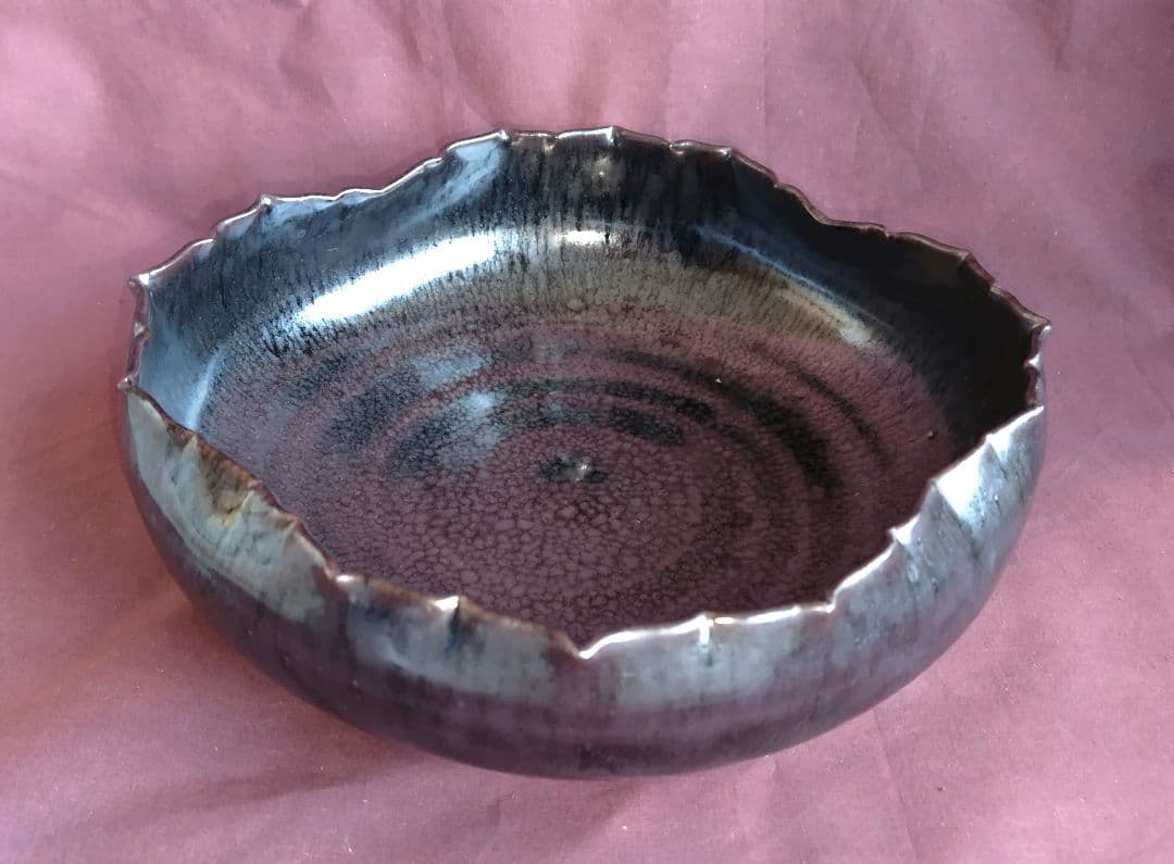 天目釉縁花弁鉢 (未使用 新品同様)