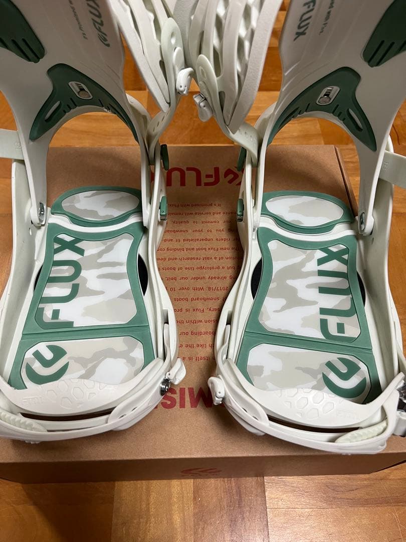 フラックスXF Mサイズ　22-23