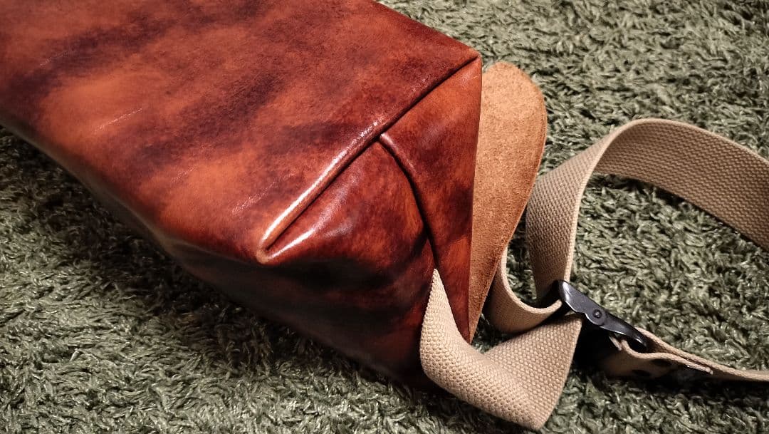 メッセンジャーバッグ